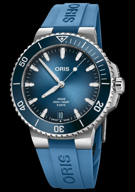 Aquis Date 43,5mm