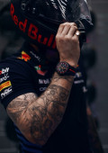 TAG  Heuer Connected Calibre E4 45MM x Oracle Red Bull Racing Edition