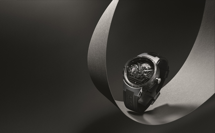 Louis Vuitton on X: Introducing the Tambour Slim Vivienne Jumping Hour.  #LouisVuitton's enigmatic mascot appears in a series of three precious and  playful High Watchmaking creations. Discover the timepieces at   #LVWatches